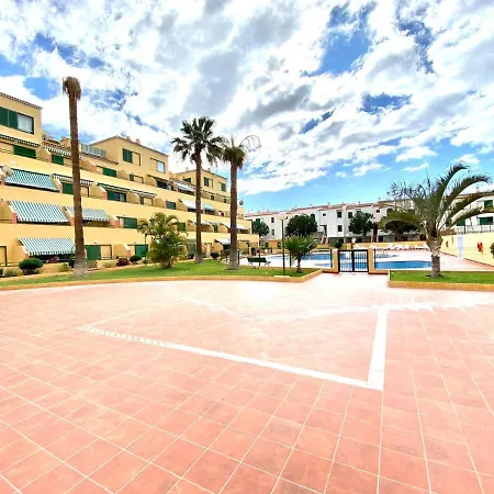 Apartamento Vista A La Piscina, Cerca De Playa, Tenerife Sur Appartamento *
