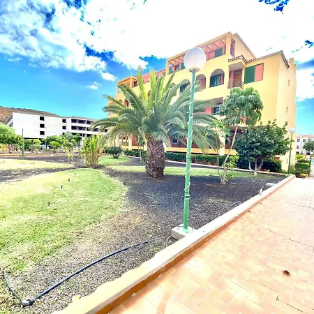 Apartamento Vista A La Piscina, Cerca De Playa, Tenerife Sur *