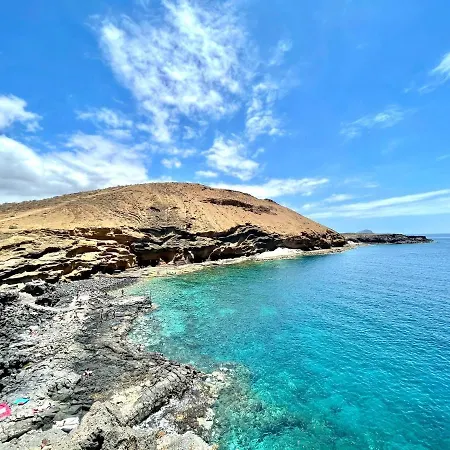 Apartamento Vista A La Piscina, Cerca De Playa, Tenerife Sur *